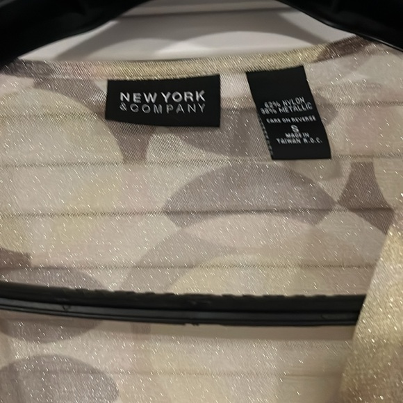New York and Company top - Picture 3 of 5